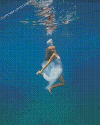 Girl Swimming Underwater diamond paintings